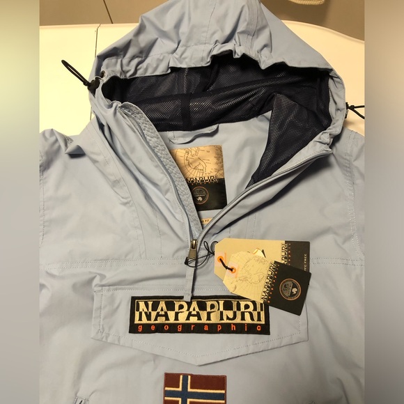 New Napapijri anorak - Picture 3 of 14